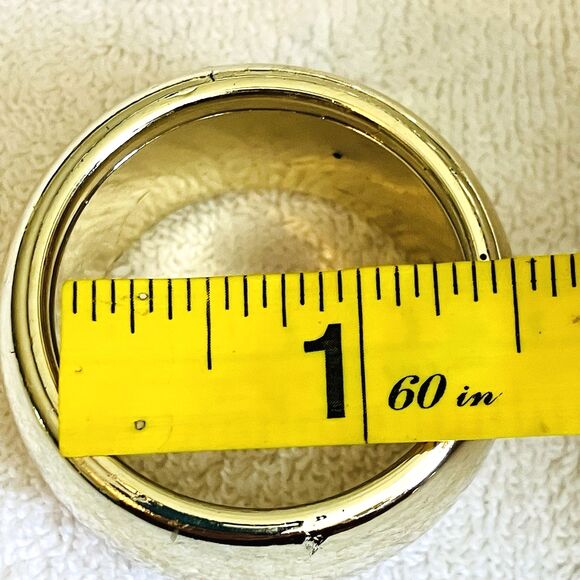 Gold Color Napkin Rings Set of 4 Round Metallic Shiny Plastic - Picture 5 of 14